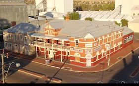 Riverside Hotel